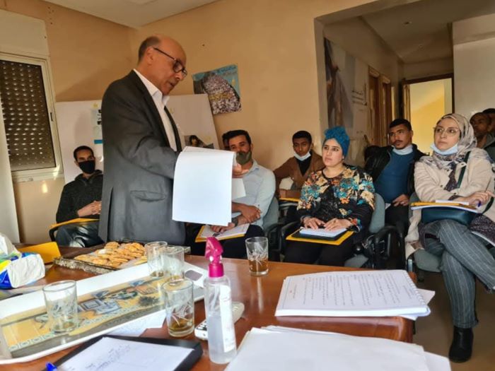 صور من مقر الحزب ضمنها صورة لحزب من اعضاء المكت