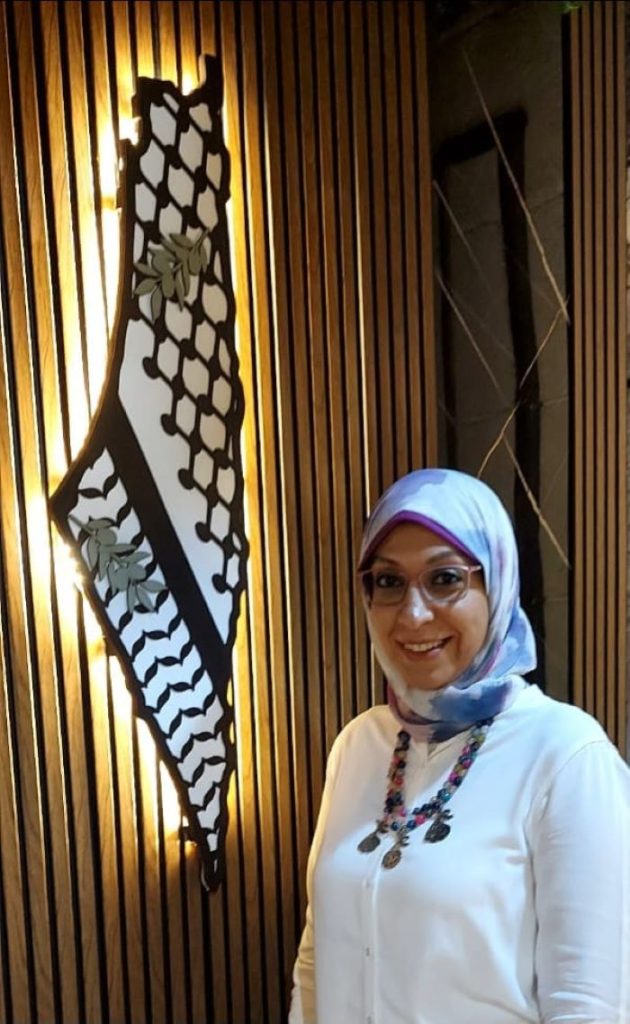 الأستاذة الشاعرة أديبة السخاوي