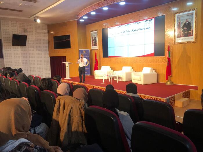 العرائش ... جمعية سفراء الخير للتنمية والأعمال الاجتماعية تنظم دورة تحسيسية حول داء فقدان المناعة المكتسب والالتهابات الفيروسية الكبدية